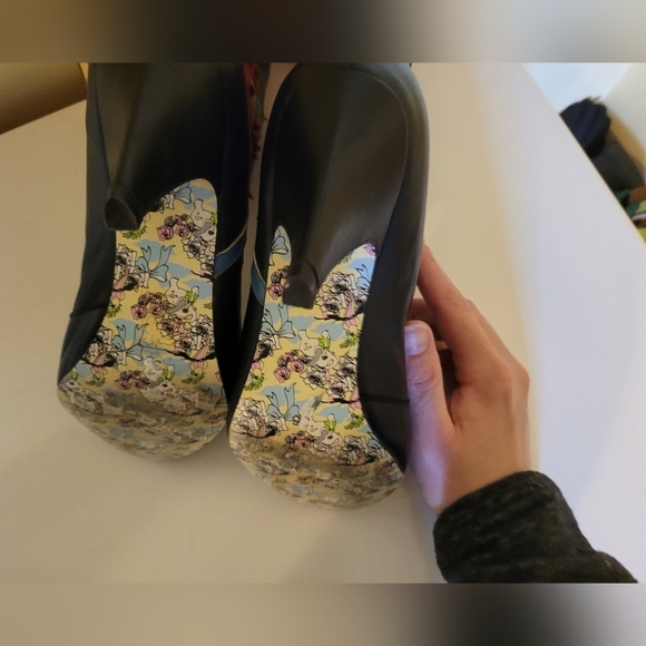 Irregular Choice Parrot Talk Booties, GUC, Size 36 - Picture 10 of 13